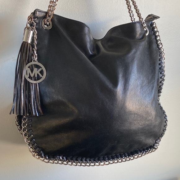 RARE Michael Michael Kors Black Leather Bag with Chain Detail - Picture 2 of 12